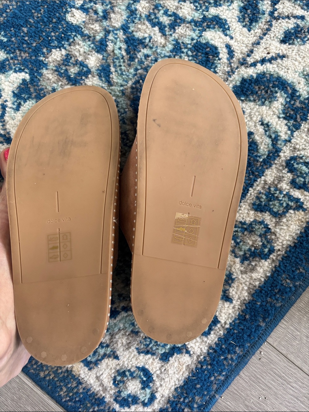 Two pair Sandals - Picture 5 of 5